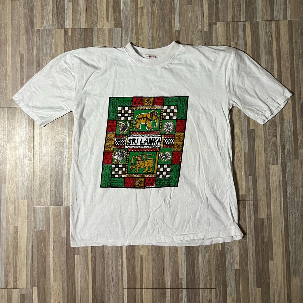 Vintage 90s Sri Lanka Art Tee White T-shirt Elephant Peacock Animals Size Large